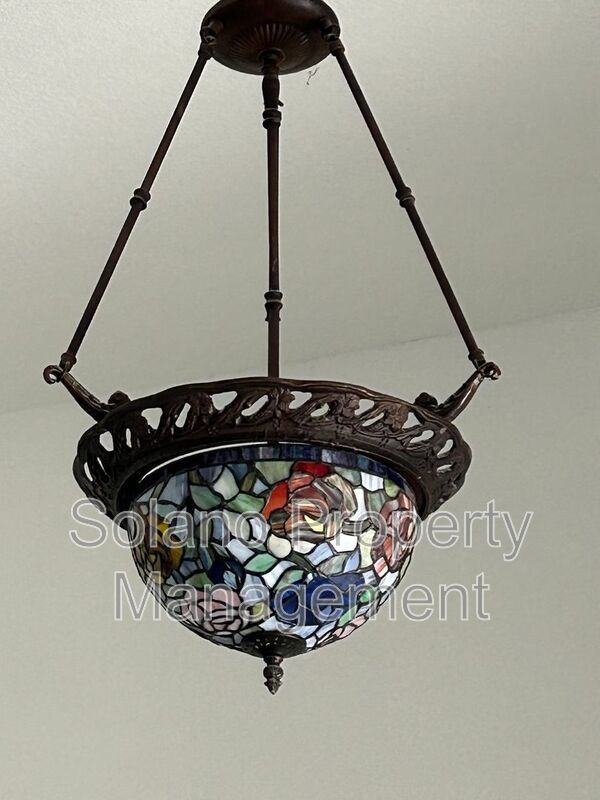 Building Photo - 542 Fiesta Ct