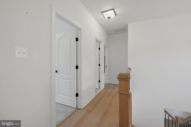 Building Photo - 301 Kingdom Dr