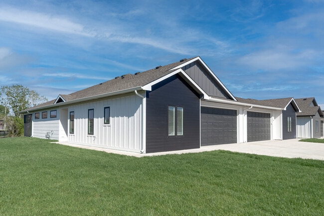 Exterior, Front - Cornerstone Duplexes