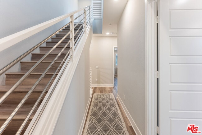 Building Photo - 5053 Echo St