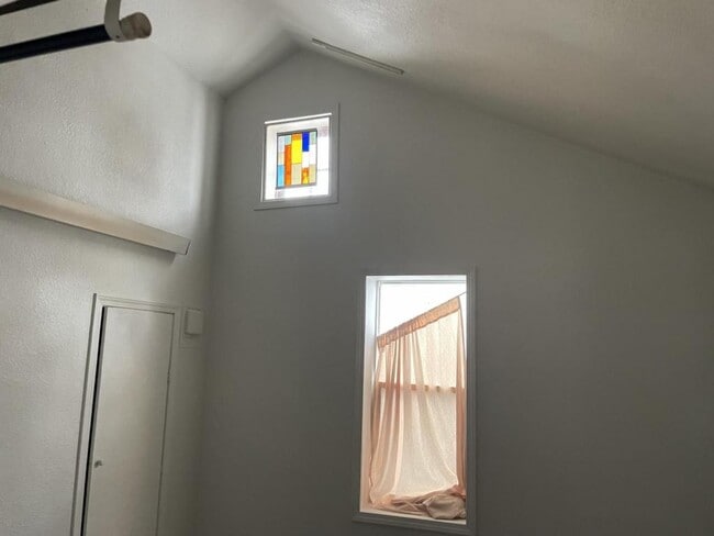 Building Photo - 433 E New York St