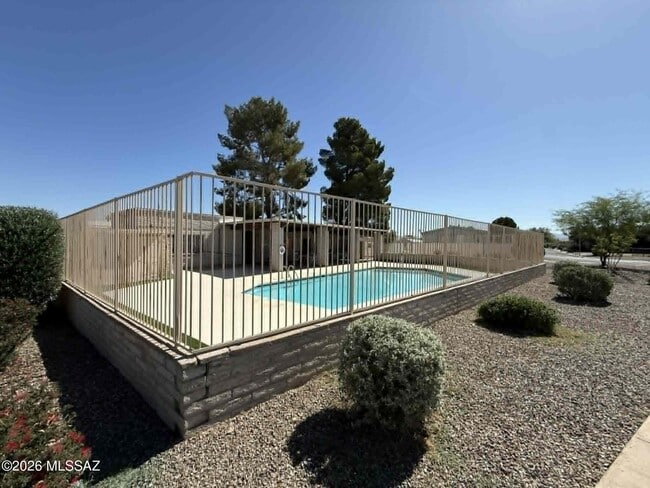 Building Photo - 2640 S Cottonwood Ln
