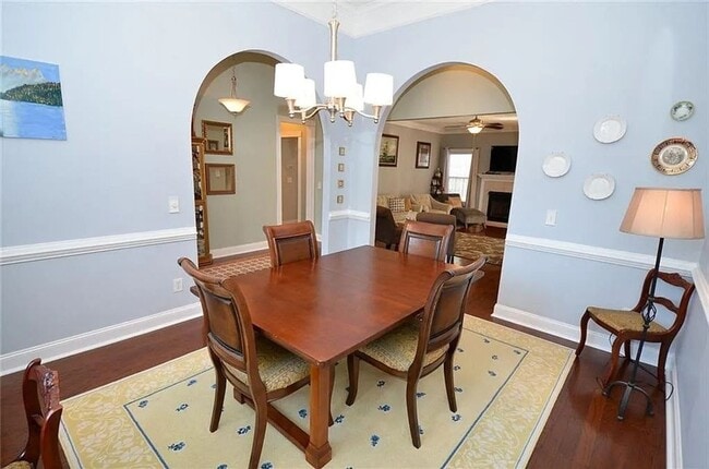 Building Photo - 655 Belmonte Dr