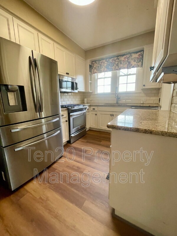 Building Photo - 1818 Slade Dr