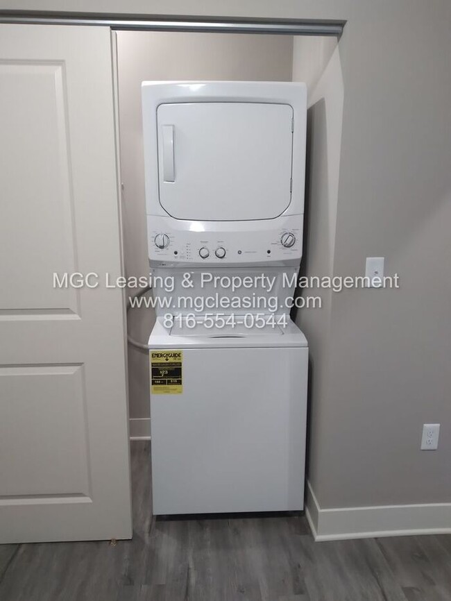 Building Photo - NEW Reduced Rental Rate is $857 with May M...
