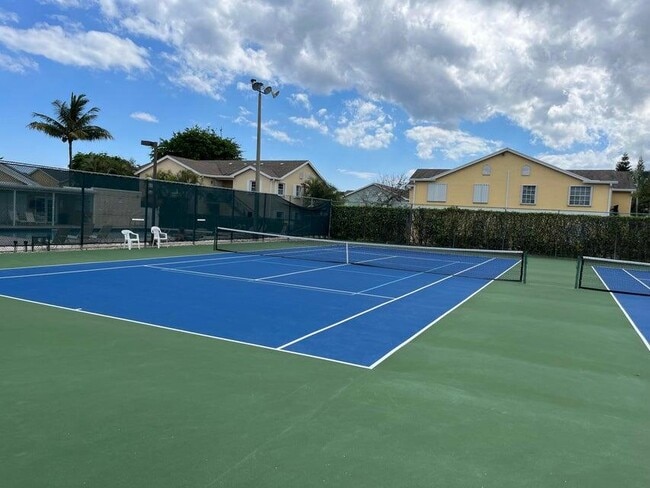 Building Photo - 423 Waterside Cir