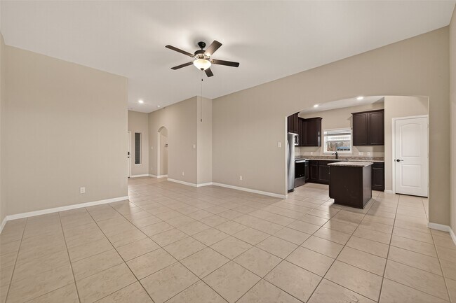 Building Photo - 21218 Echo Manor Dr