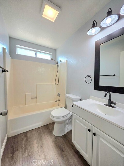 Building Photo - 13568 Live Oak St