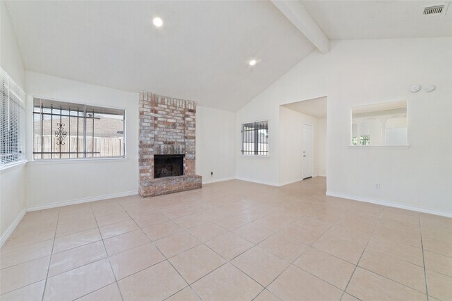 Building Photo - 5711 Longforest Dr