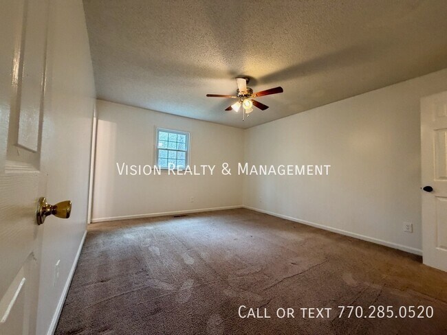 Building Photo - 130 Tyler Ln