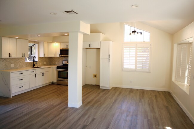 Dining Room - 10535 Myrtle St