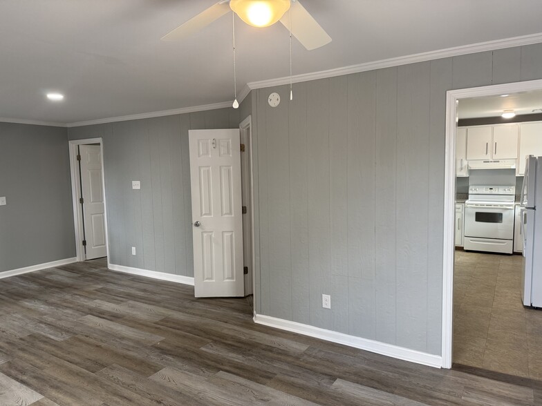 Building Photo - 5120 Rivers Ave