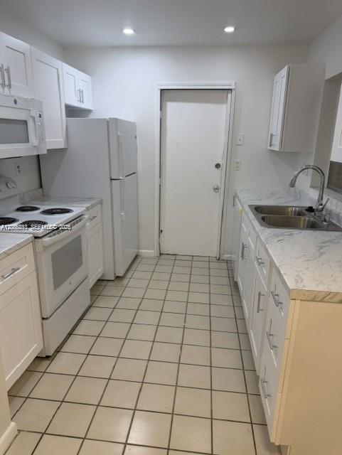 Building Photo - 10565 SW 156th Ln