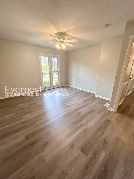 Building Photo - 3208 Pinecrest Dr