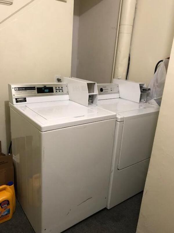 Building Photo - 560 S 600 E