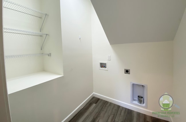 Building Photo - 228 Maco Terrace