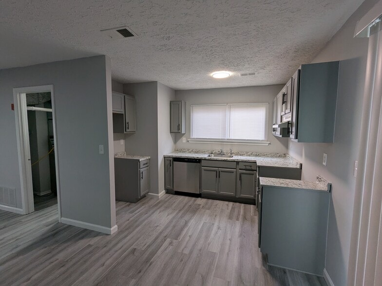 Kitchen - 22 Fomalhaut Ct