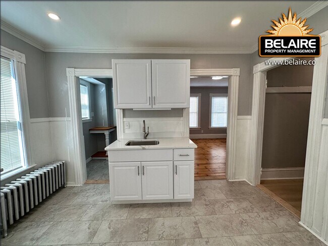 Building Photo - 17 Boylston St