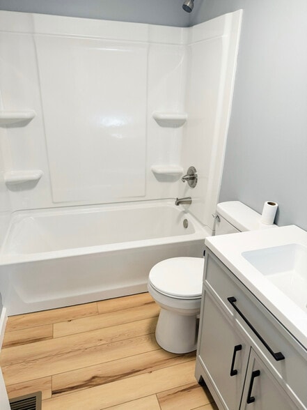 Building Photo - 2866 W Blue Lick Rd