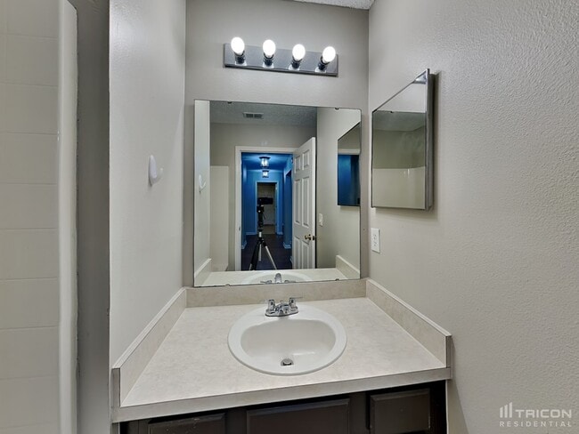 Building Photo - 2706 Taylor Hill Dr