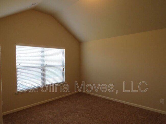 Building Photo - 206 Heatherwood Ln