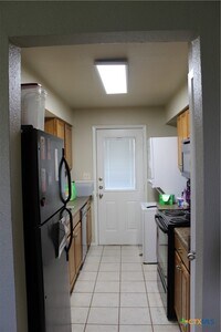 Building Photo - 229 Craddock Ave