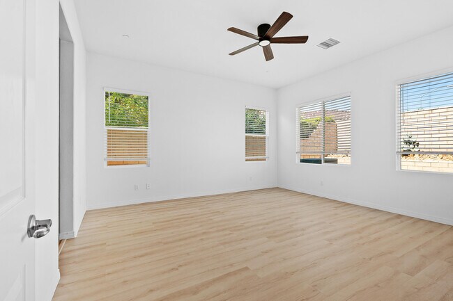Building Photo - 43720 Vacanza Ct