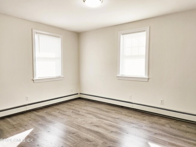 Building Photo - 77 Valley Rd