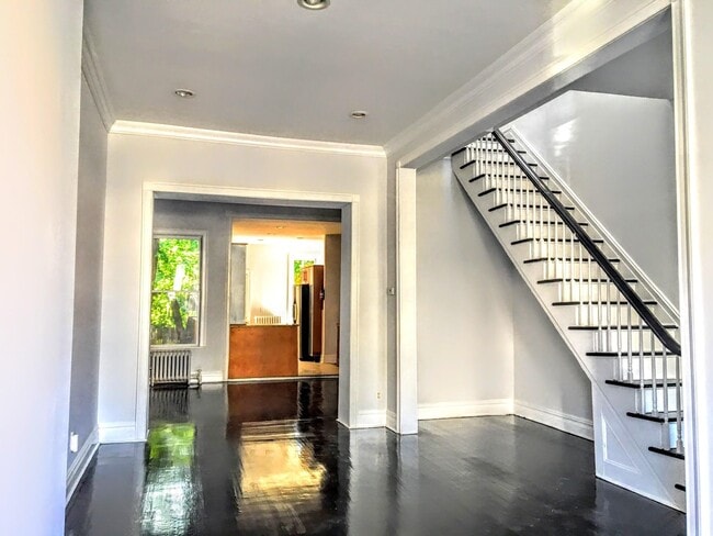 Building Photo - 371 Bergen Ave