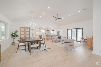 Building Photo - 6254 Locke Ln