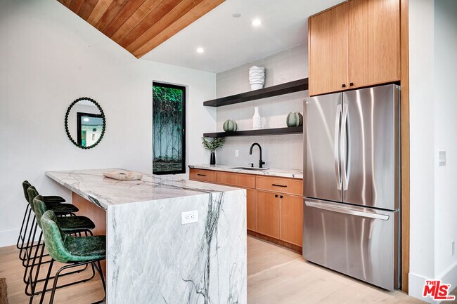 Building Photo - 15602 Morrison St