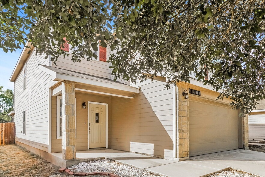 Building Photo - 9331 Maple Silver