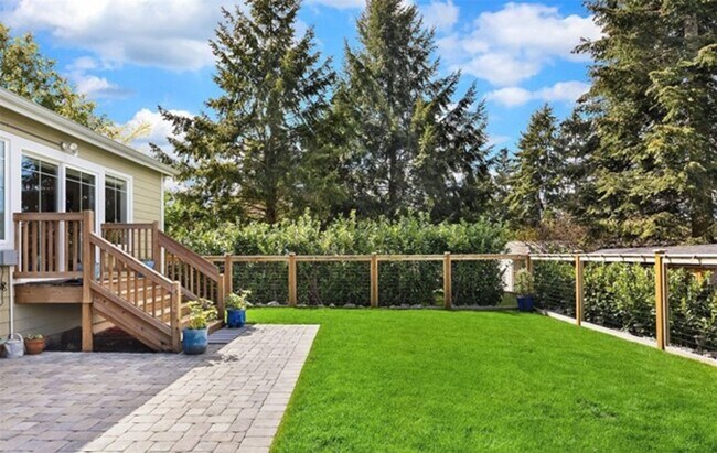 Building Photo - Impeccably Maintained and Wonderfully Updated Kenmore Home with 3 Bed and 2.5 Bath