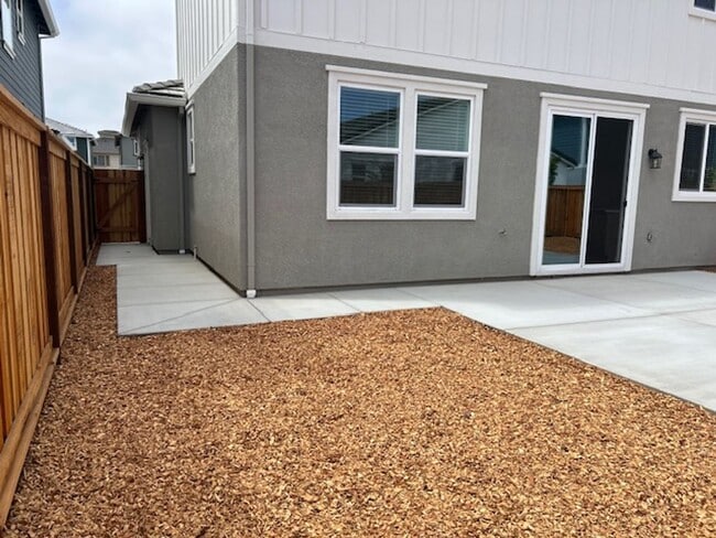 Building Photo - Beautiful Brand New Smart Home with Solar ...