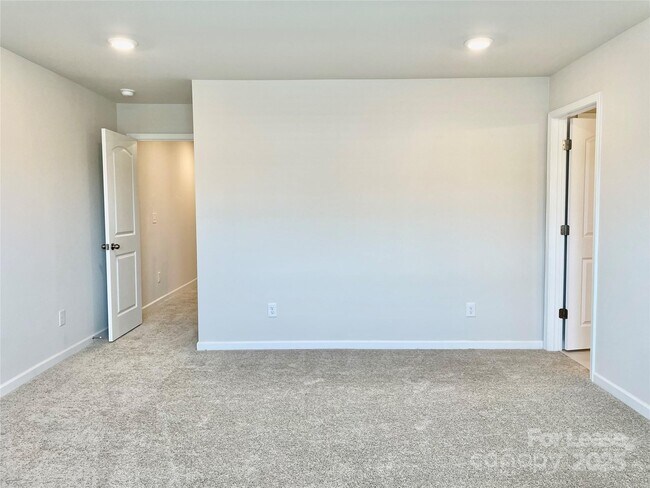 Building Photo - 403 Wescott St