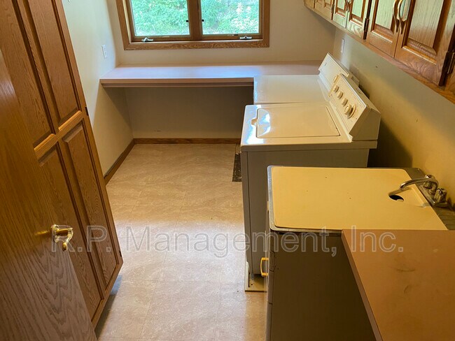 Building Photo - 4626 Linnea Ln