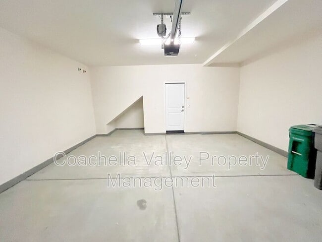 Building Photo - 41168 Emory Ln