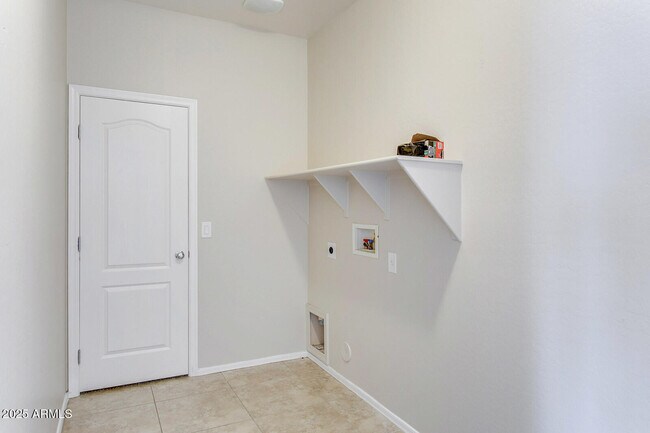 Building Photo - 2343 W Tallgrass Trail