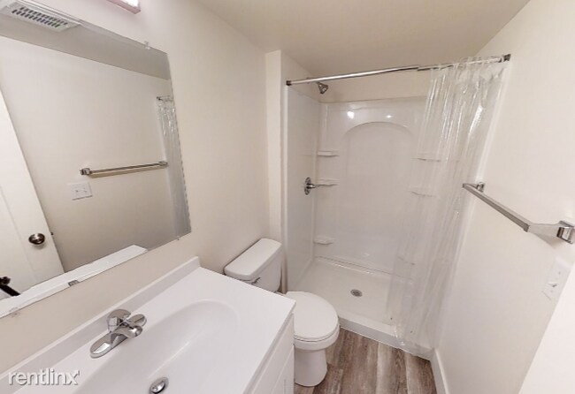 Building Photo - 943 Dewey Ave