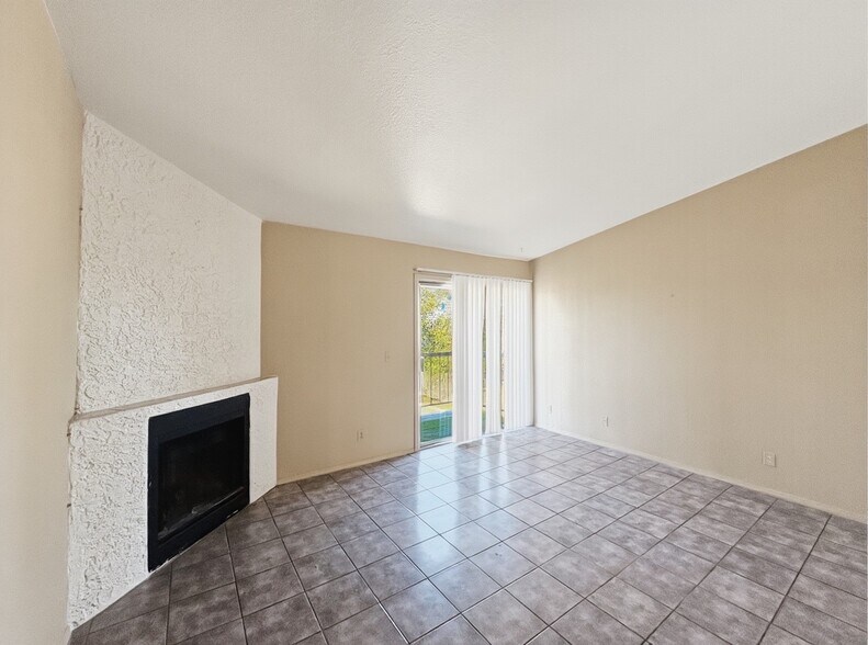 Building Photo - 10820 N 16th Ave