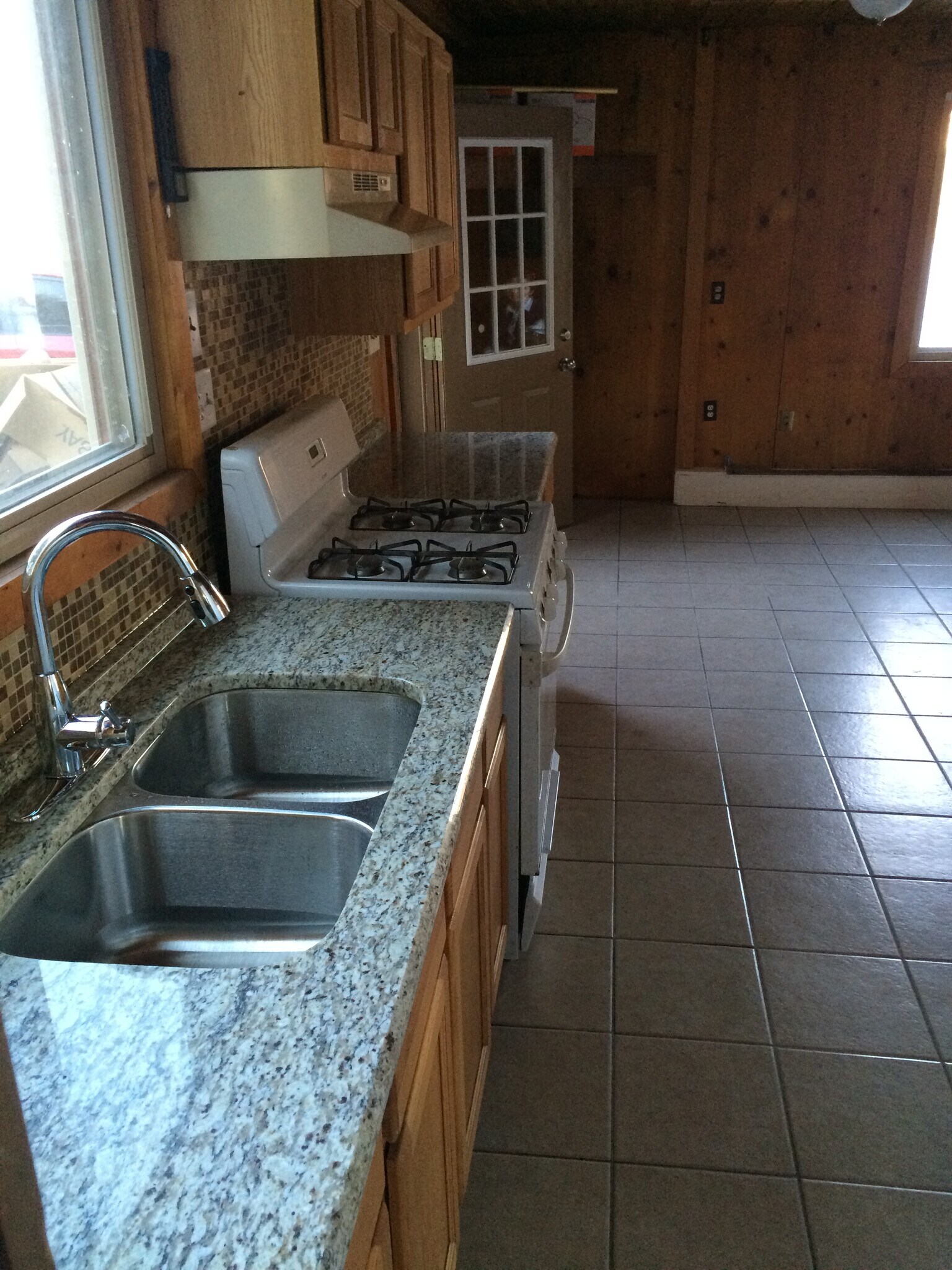 Building Photo - 401 E Ryan Rd