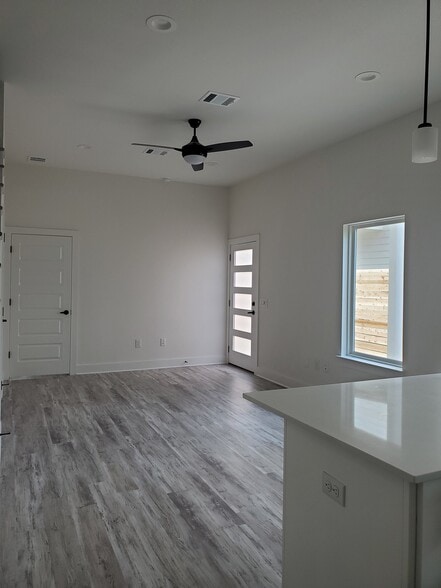 Building Photo - 6016 Fairway St