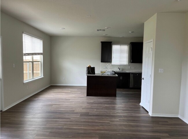 Building Photo - 209 Prairie Falcon Wy