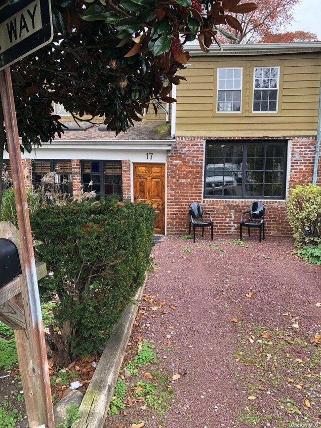 Primary Photo - 17 Jade St