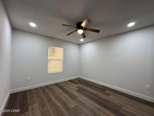 Building Photo - 148 Claire Ave