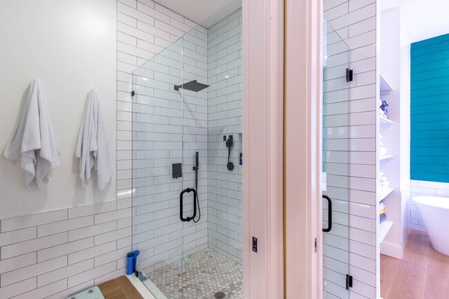 Building Photo - 8217 Xanthus Ln