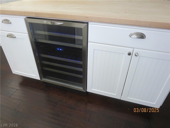 Building Photo - 499 Holly Hunt St