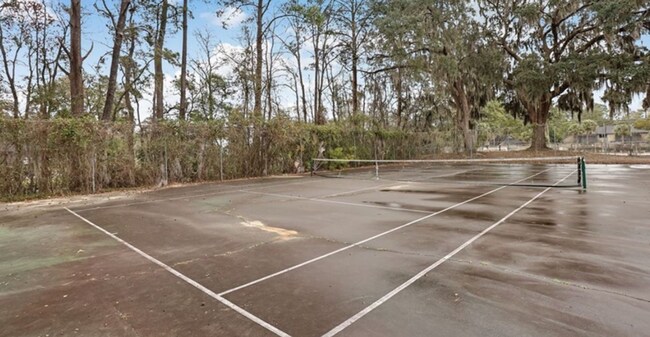 Building Photo - Charming Town Home Available August 12th.