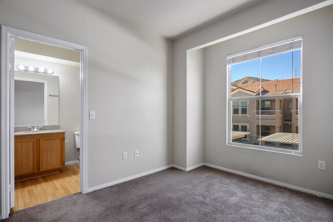 Building Photo - 10550 W Alexander Rd