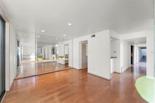 Building Photo - 1201 Autrey St